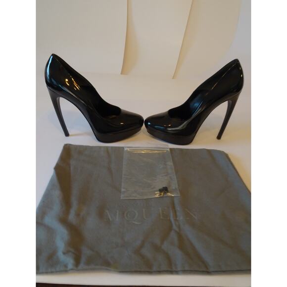 Alexander McQueen Women's Patent Leather Platform Bowed Pumps Sz 38 NIB 980 - Picture 14 of 14